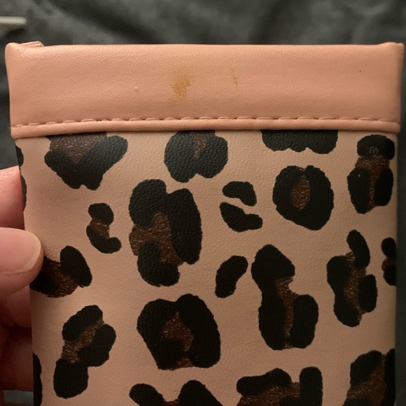 NWT Kittenish rose gold sunglasses - Picture 3 of 3